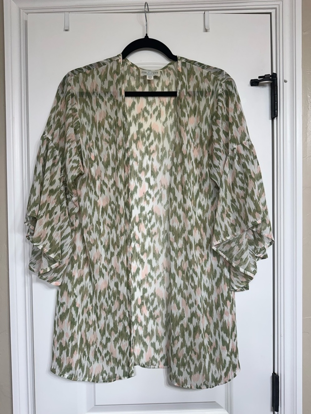 Lightweight Sheer Kimono with Flutter Sleeves & ikat print / Size Small-Medium